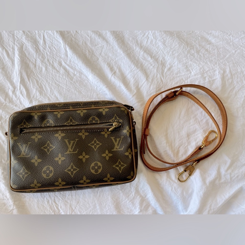 Vintage Louis Vuitton clutch crossbody bag